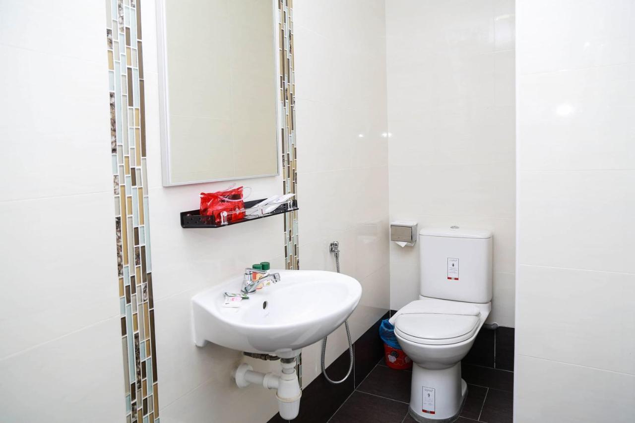 Oyo 250 Palazzo Hotel Kulai Johor Bahru Dış mekan fotoğraf
